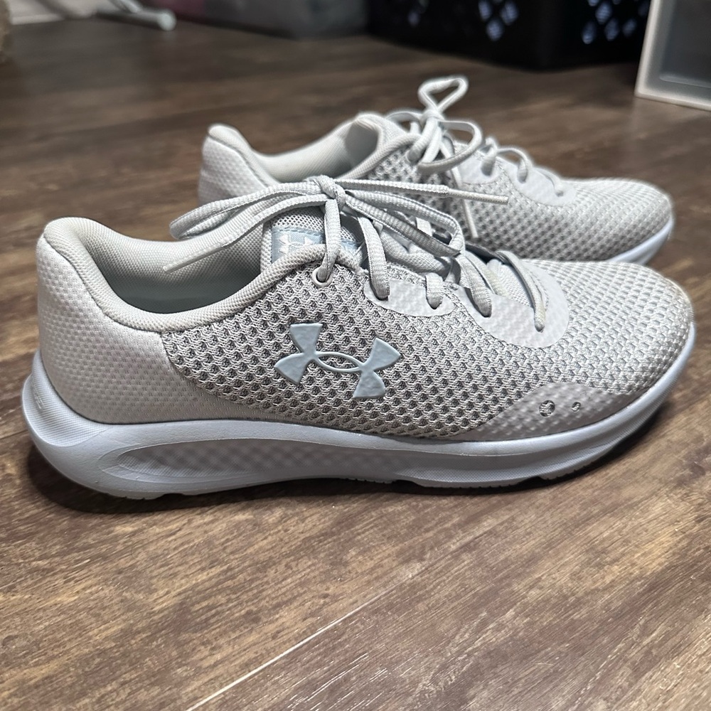 Women’s Under Armour shoes